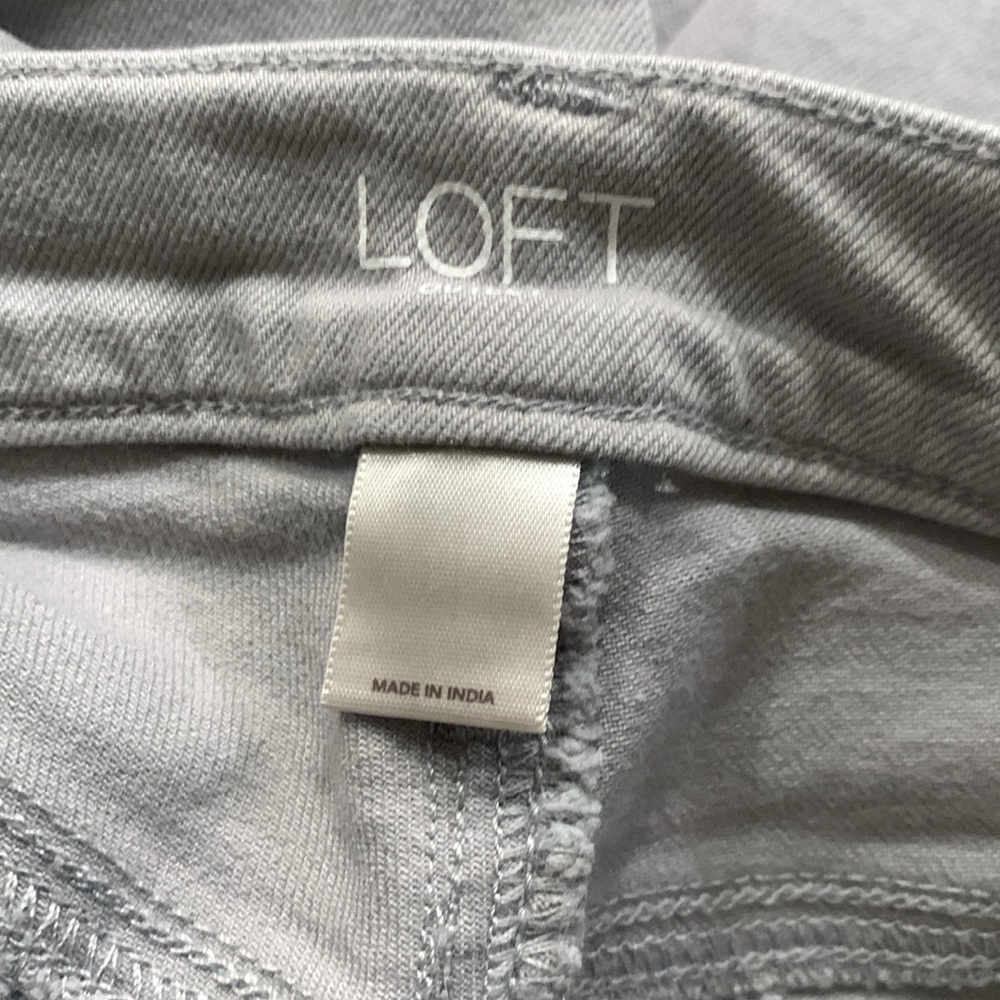 Ann Taylor Loft Outlet Modern Cuffed Crop Gray Denim Capri Jeans Women's Size 2P - Picture 5 of 7